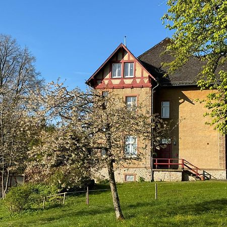 L' Extravagante Im Garten Von Schloss Schmidtheim Exterior foto